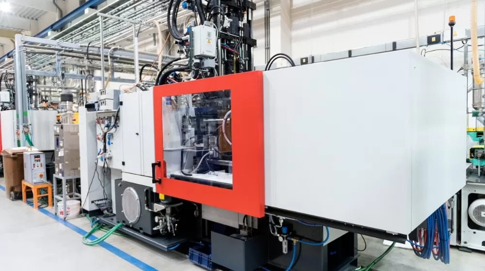 types of injection molding machine