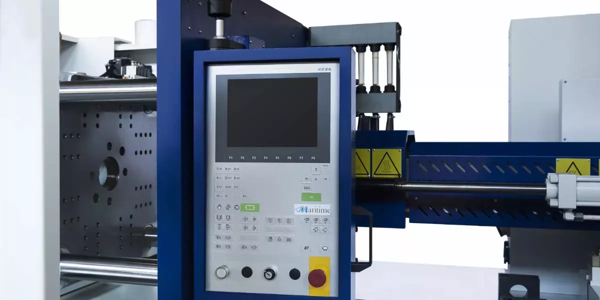 High-speed injection molding machine production line running in a plastic factory